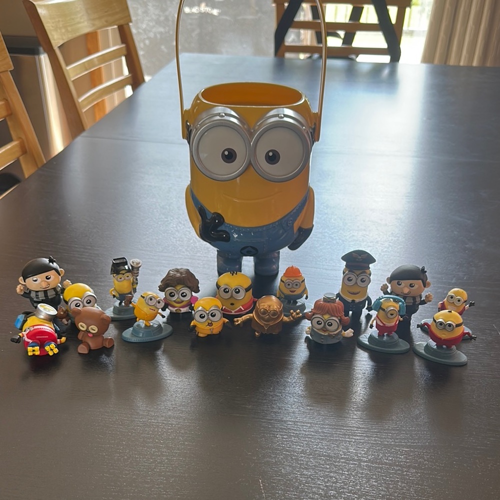 Minions Toy Set with Yellow and Blue Figures